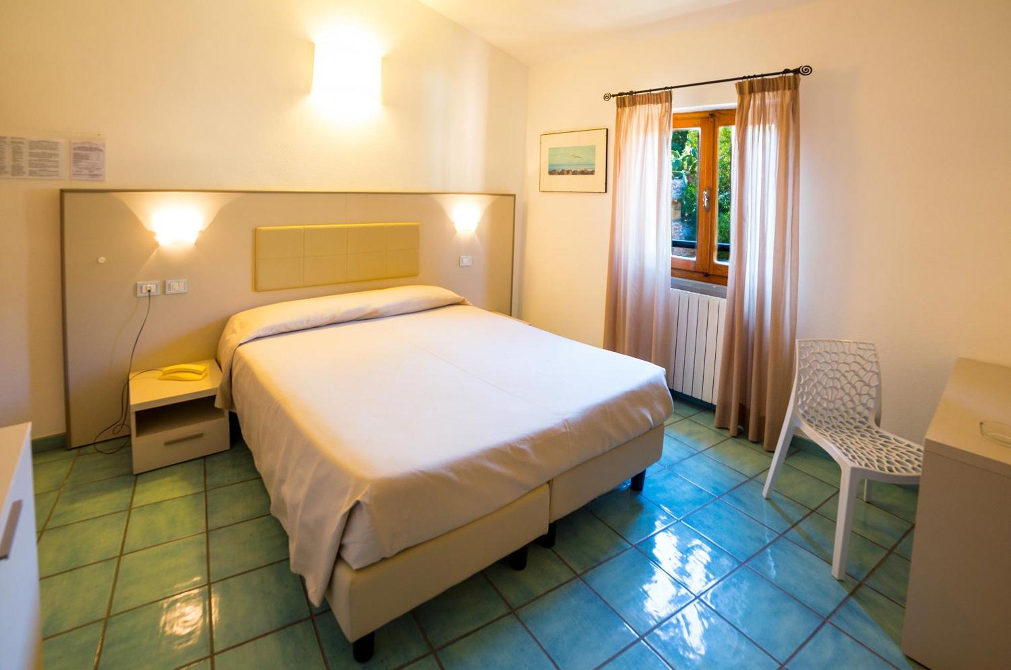 Hotel Saraceno Giglio Porto Quarto foto