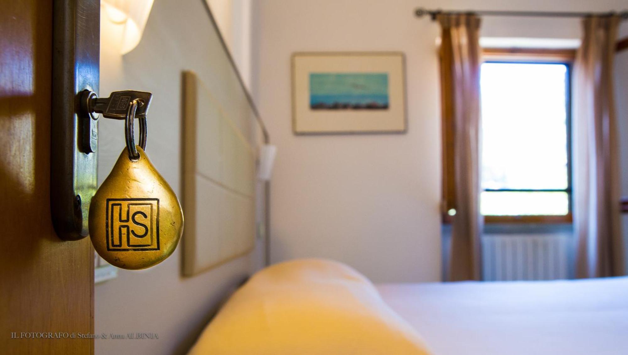 Hotel Saraceno Giglio Porto Quarto foto
