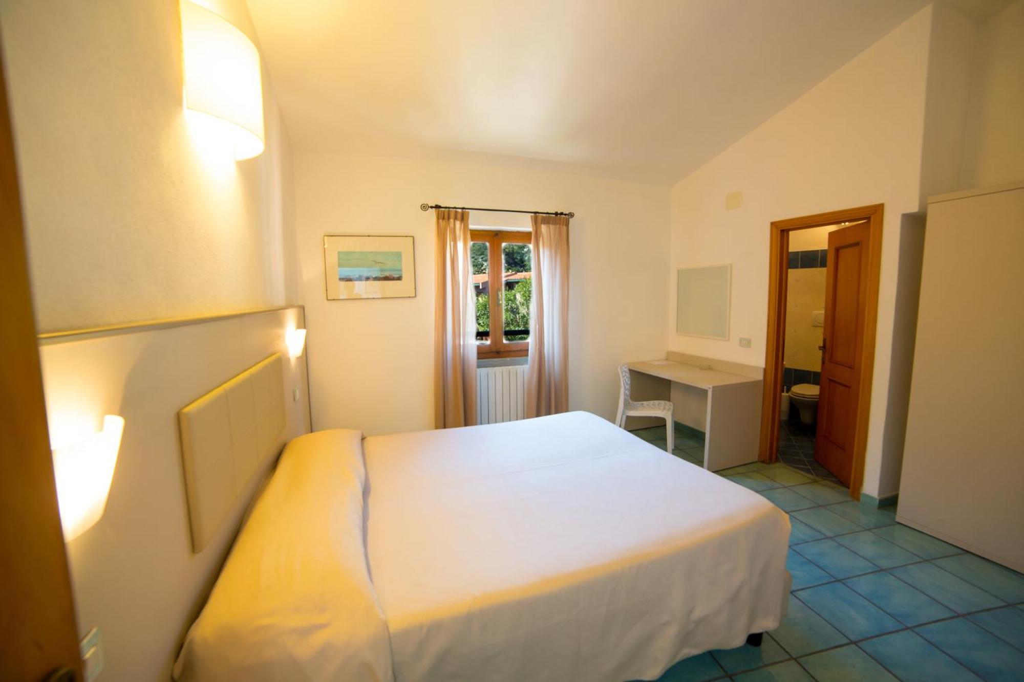 Hotel Saraceno Giglio Porto Quarto foto