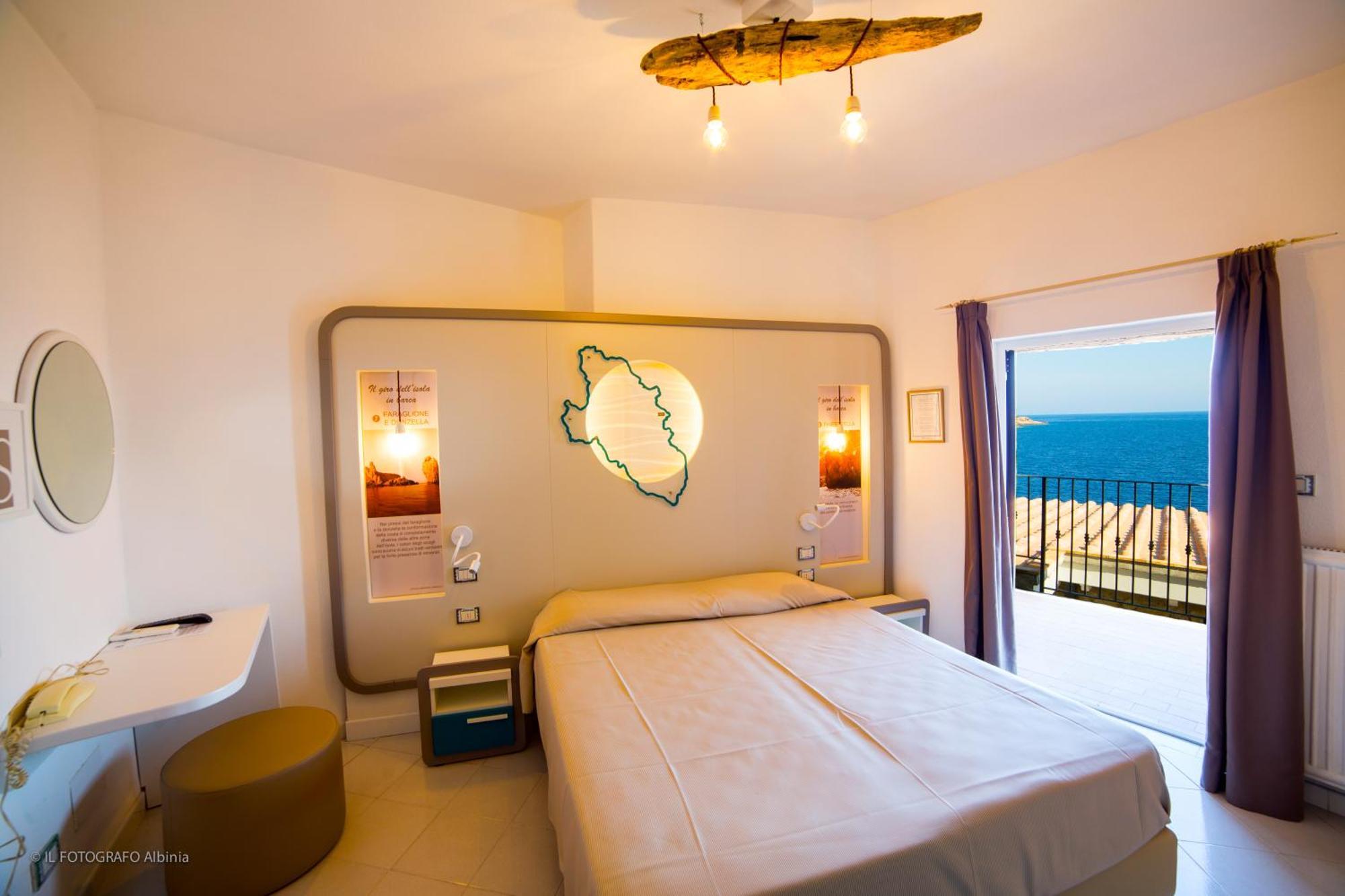 Hotel Saraceno Giglio Porto Quarto foto